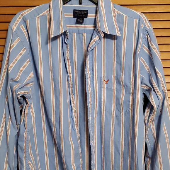 American Eagle Button Up - Picture 1 of 1